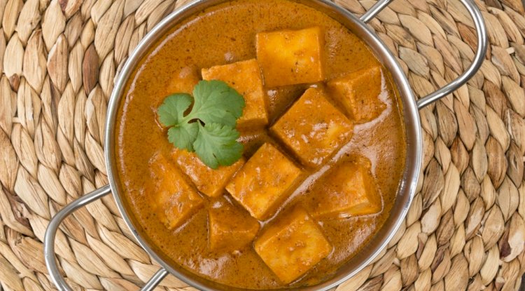 Shahi Paneer Korma Recipe - Restaurant Style Creamy Mughlai Dish
