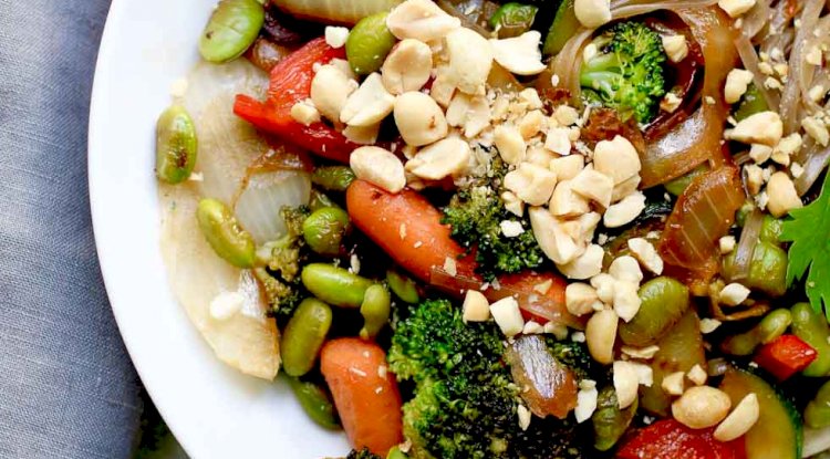 Vegan Curried Seitan with Rice, Edamame and Broccoli Recipe