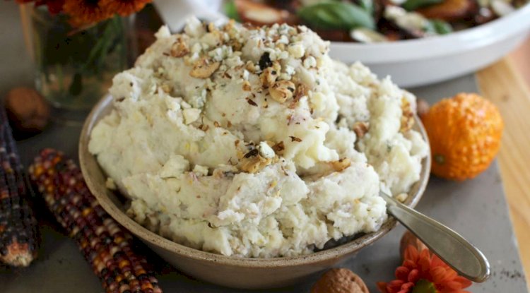 Mashed Potatoes And Walnuts Recipe