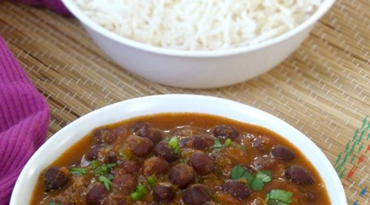 Plantain With Black Chickpea Curry Recipe