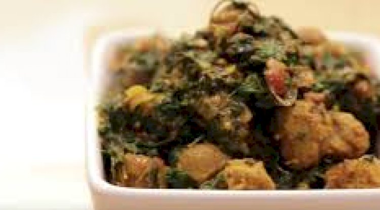 Hare tomato aur moong vadi ki subzi Recipe