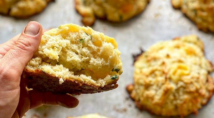 Onion Biscuits Recipe