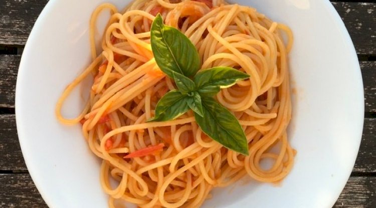 Spaghetti Pomodoro e Basilico Recipe