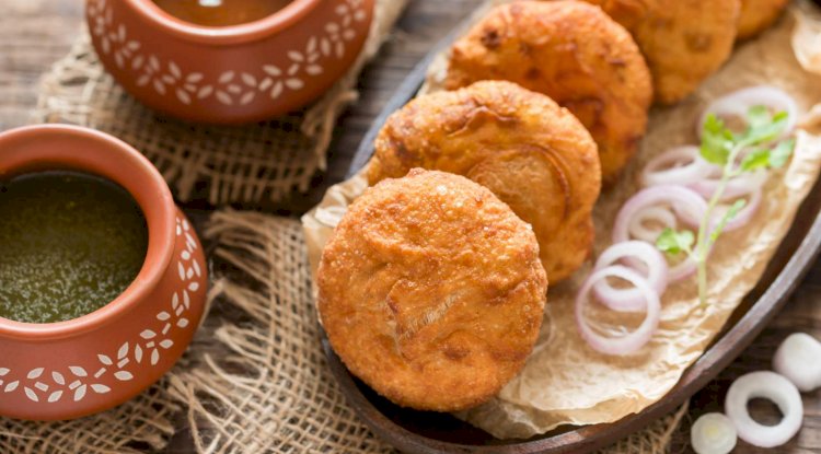 Pyaaz Ki Kachori Recipe