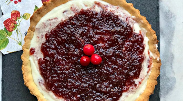Boozy Cranberry Cheesecake Pie Recipe