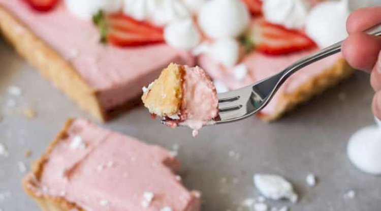 Strawberry White Chocolate Mousse Tarts Recipe
