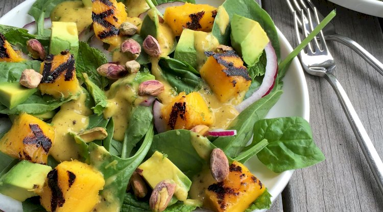 Mango spinach salad Recipe