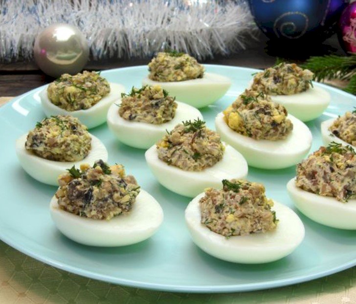 Mushroom Stuffed Eggs Recipe