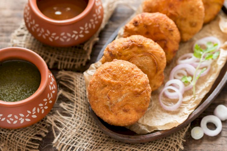 Pyaaz Ki Kachori Recipe