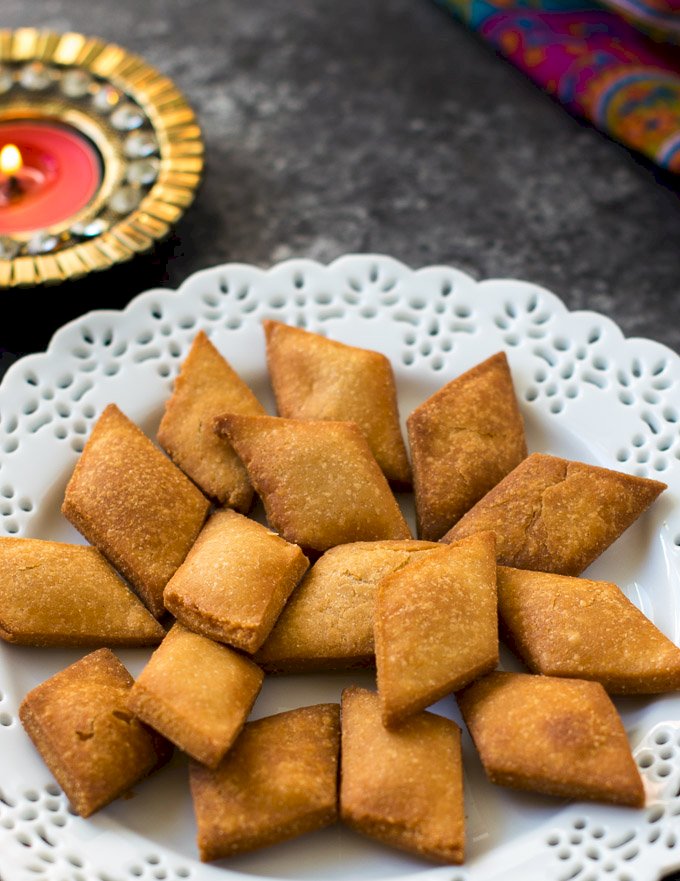 Baked Shakarpara Recipe